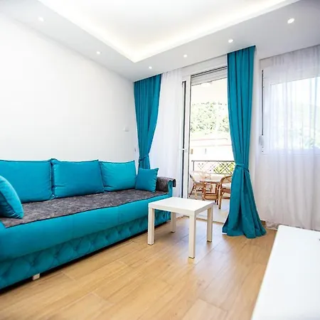 Newly Refurnished With Large Garden * Budva