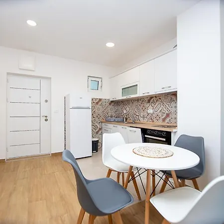 Newly Refurnished With Large Garden Budva