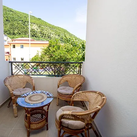Apartment Newly Refurnished With Large Garden
