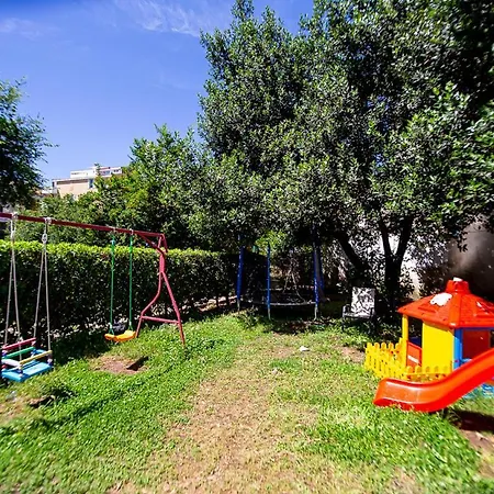Apartment Newly Refurnished With Large Garden Budva