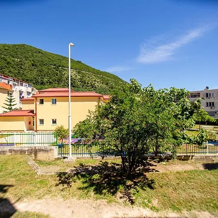 Newly Refurnished With Large Garden Apartment Budva